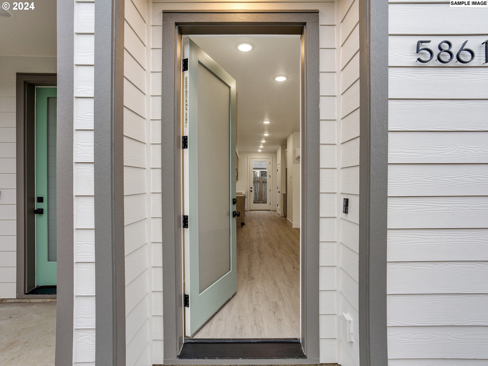 5877 NE Prescott ST 11