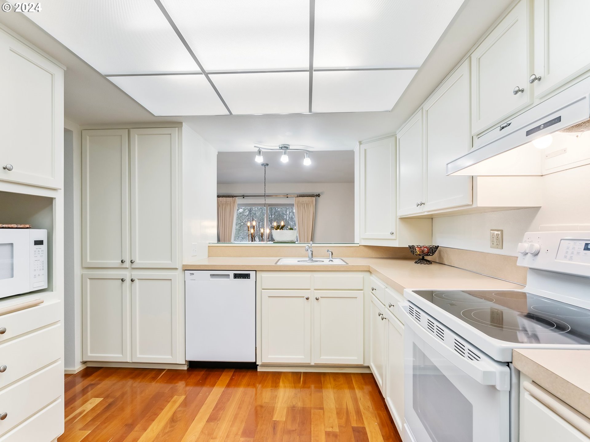 6735 CONTINENTAL CIR