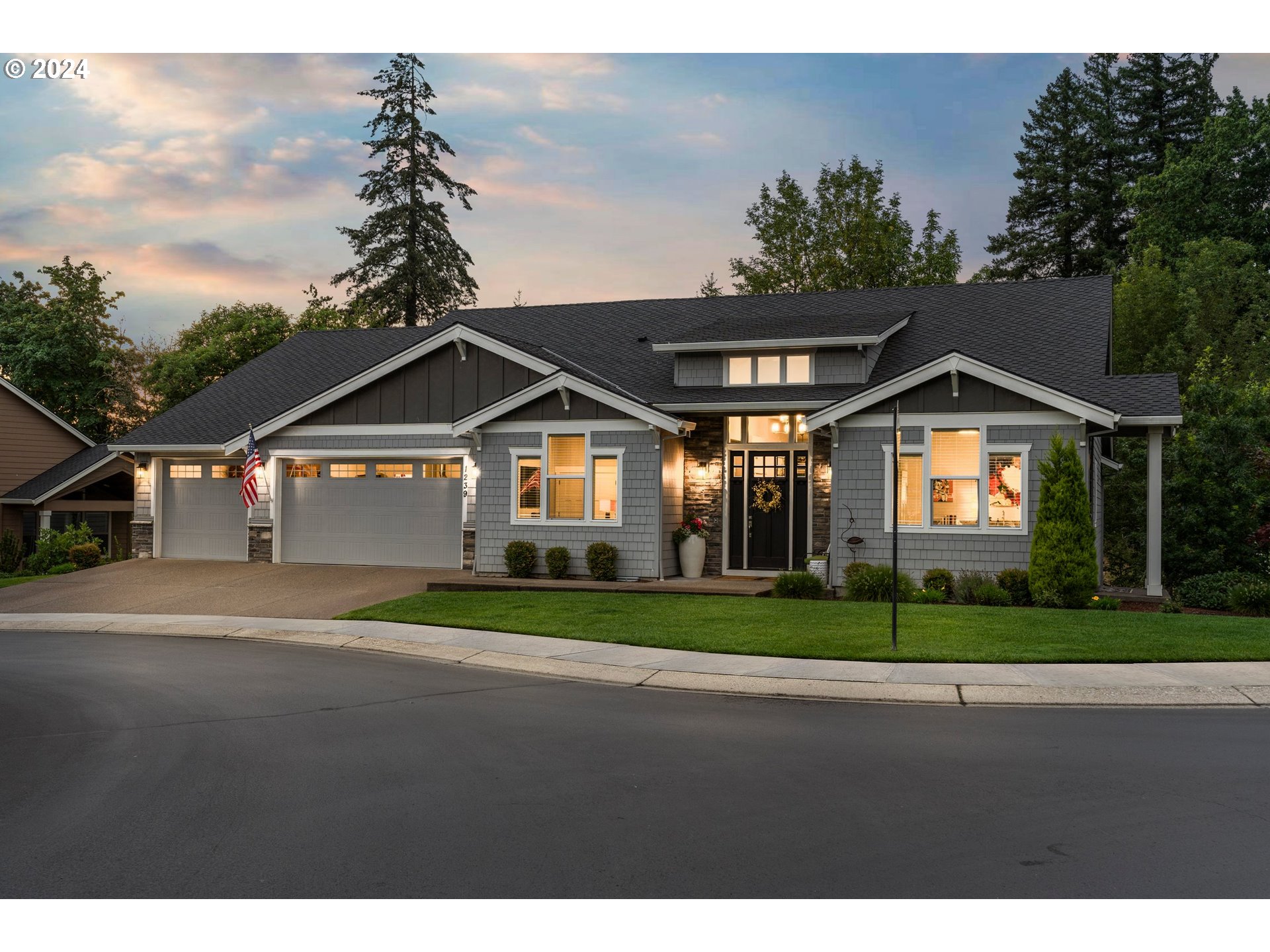 1239 SW FOREST GLEN DR, McMinnville