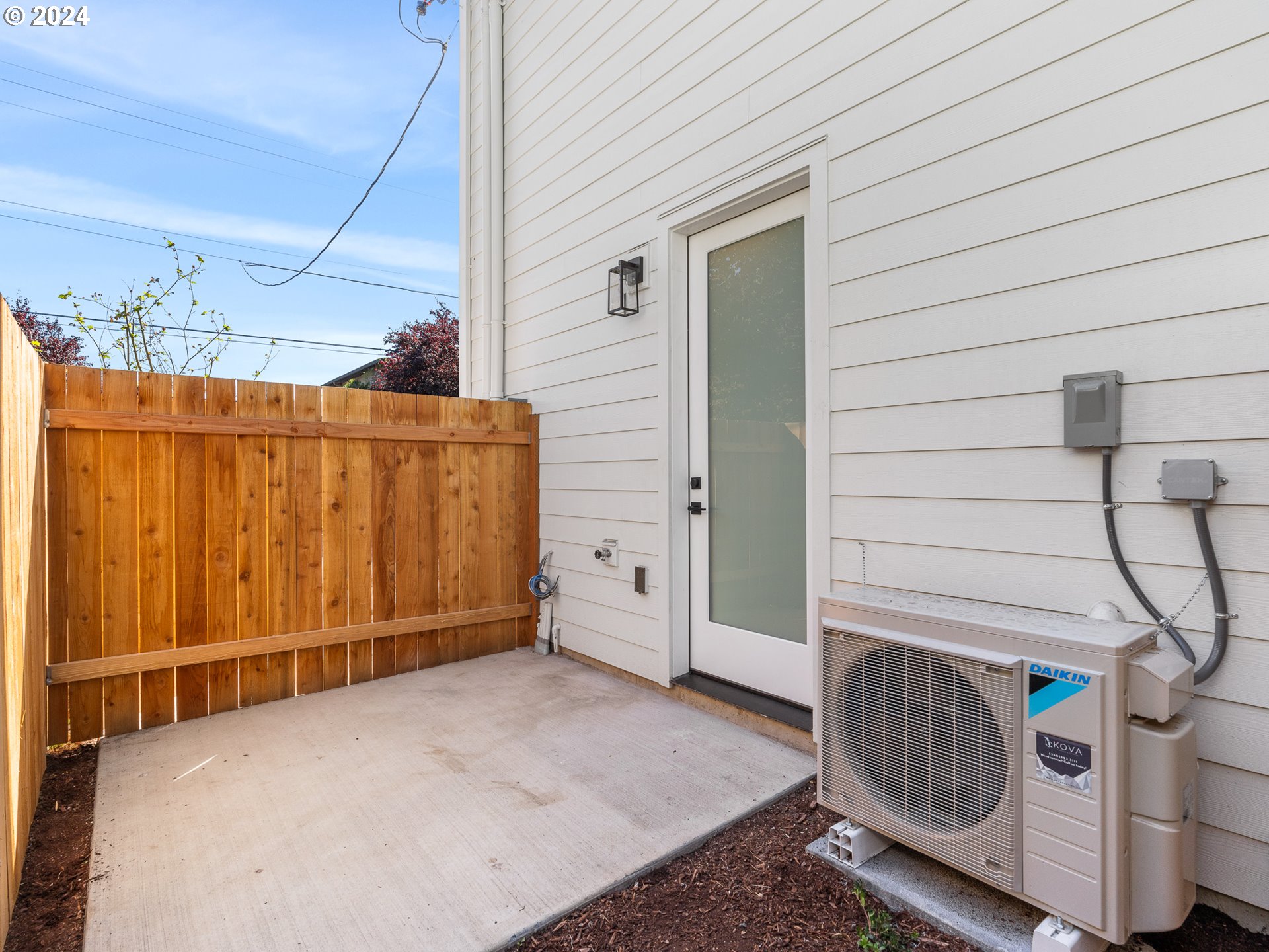 7475 N New York AVE 1