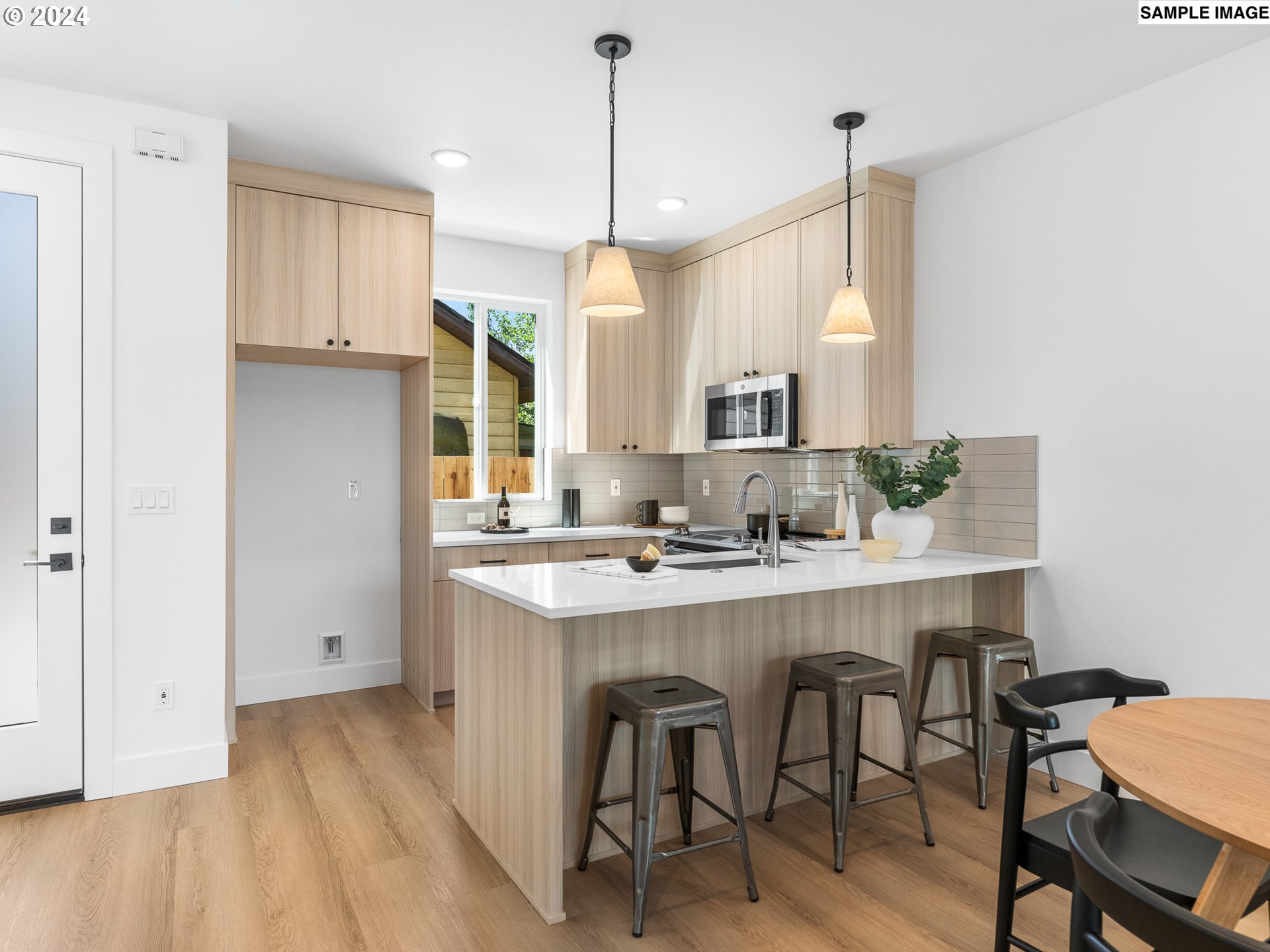 4825 N Commercial AVE 2