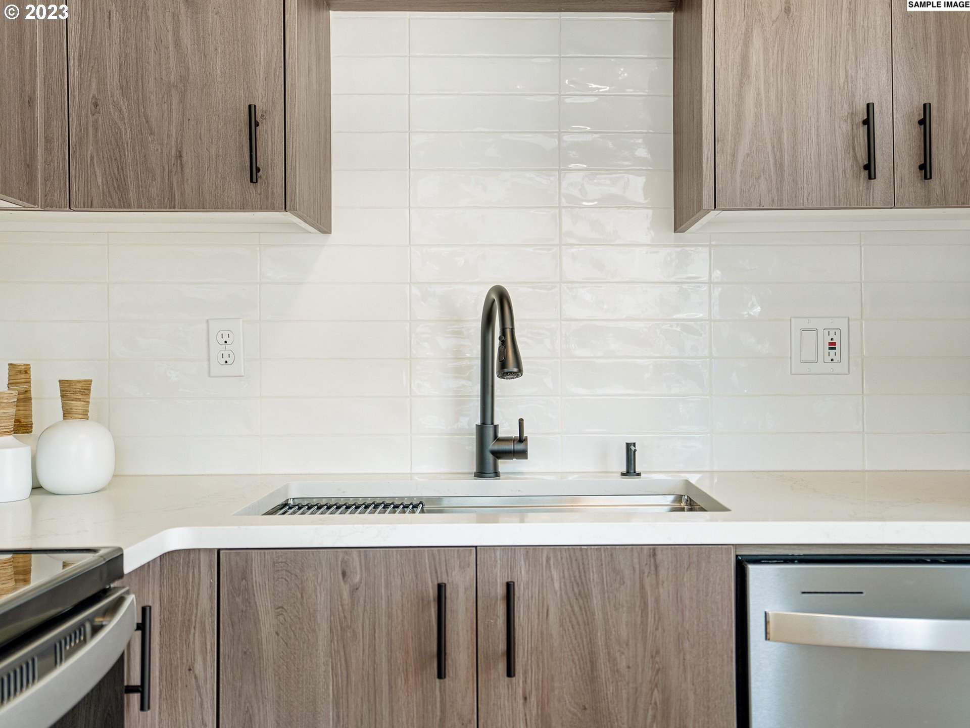 8693 N Burrage AVE 3