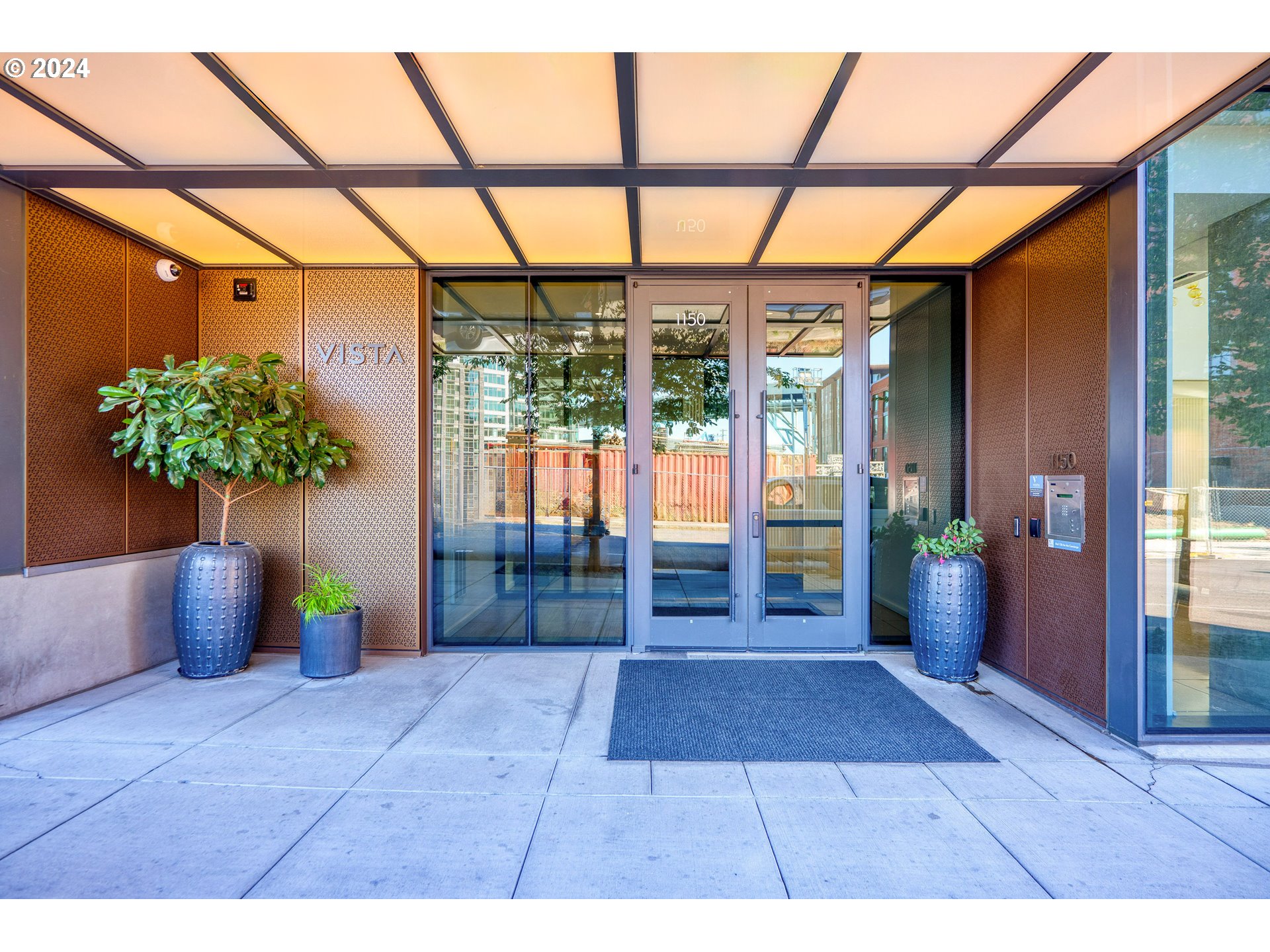 1150 NW QUIMBY ST 208