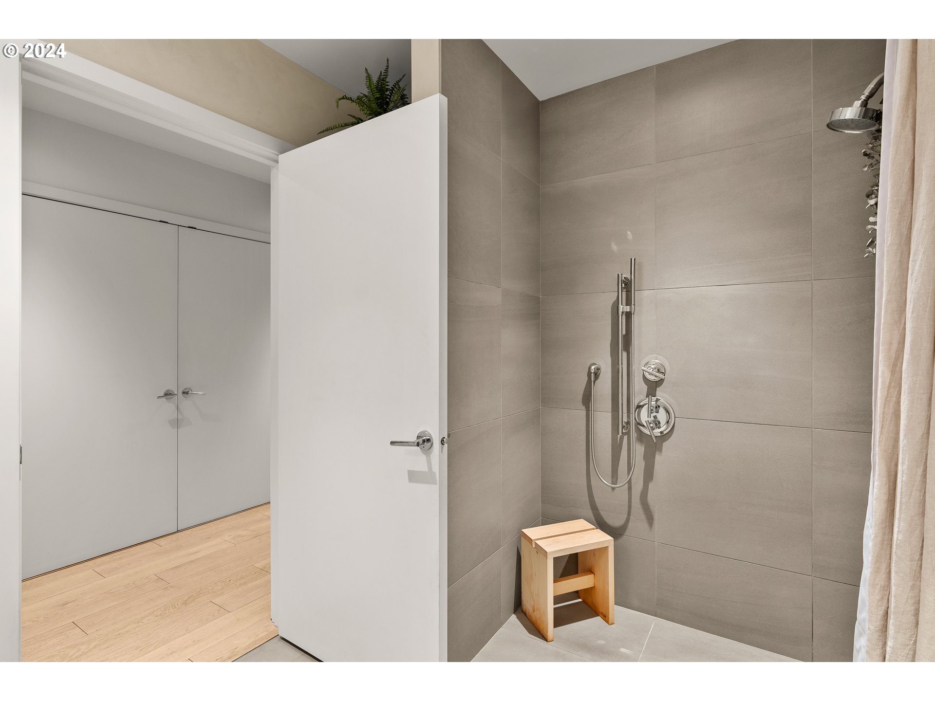 1150 NW QUIMBY ST 208