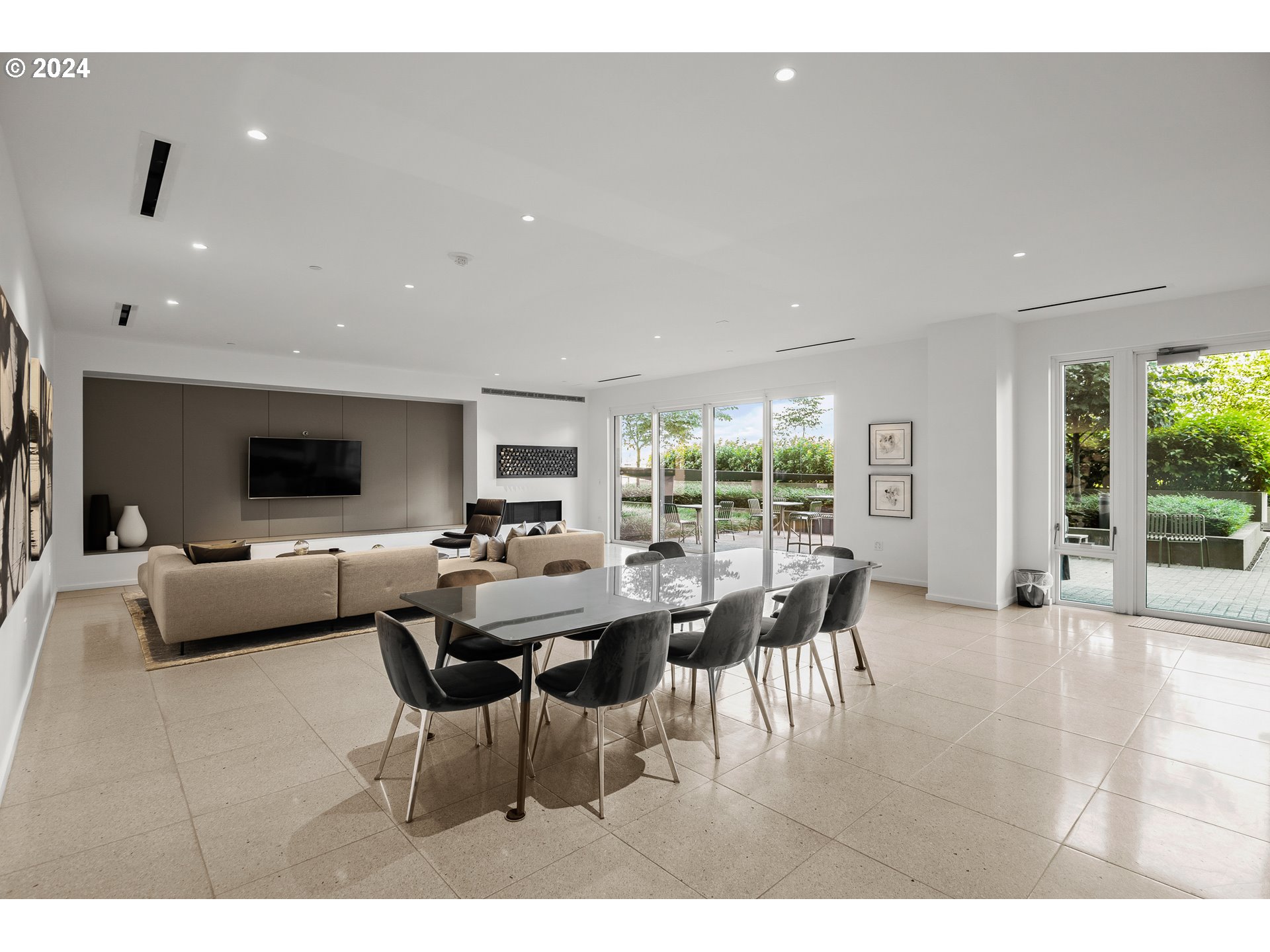 1150 NW QUIMBY ST 208