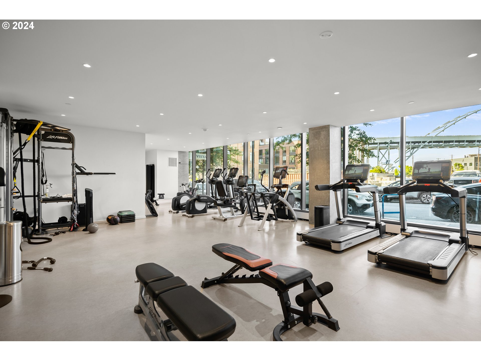 1150 NW QUIMBY ST 208