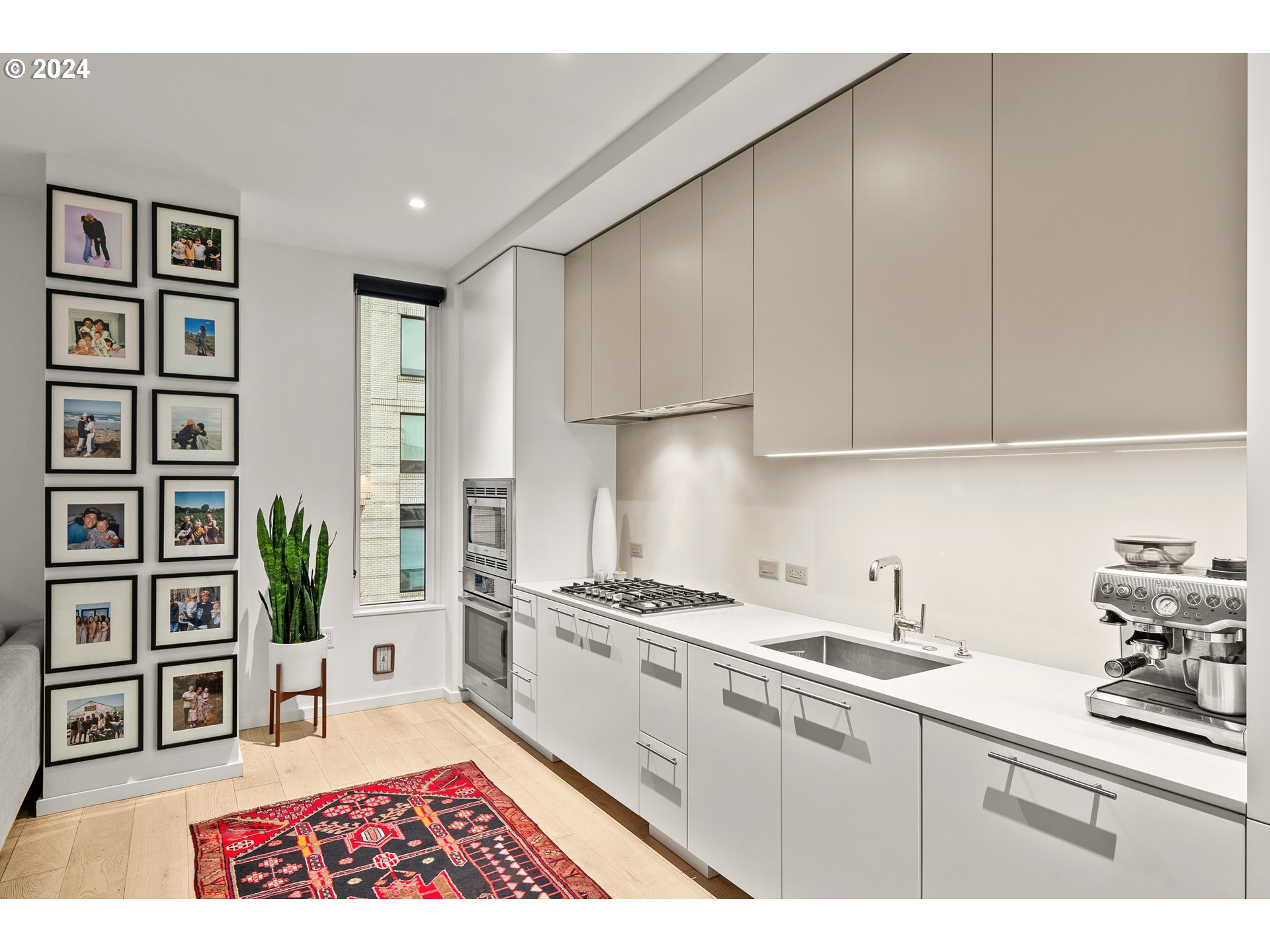 1150 NW QUIMBY ST 208