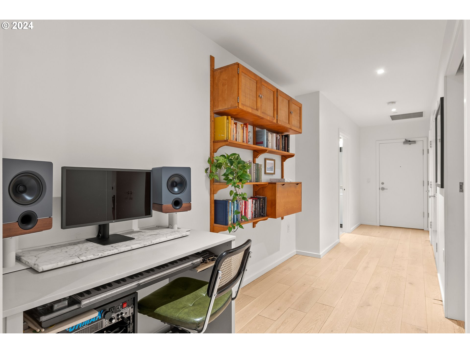 1150 NW QUIMBY ST 208