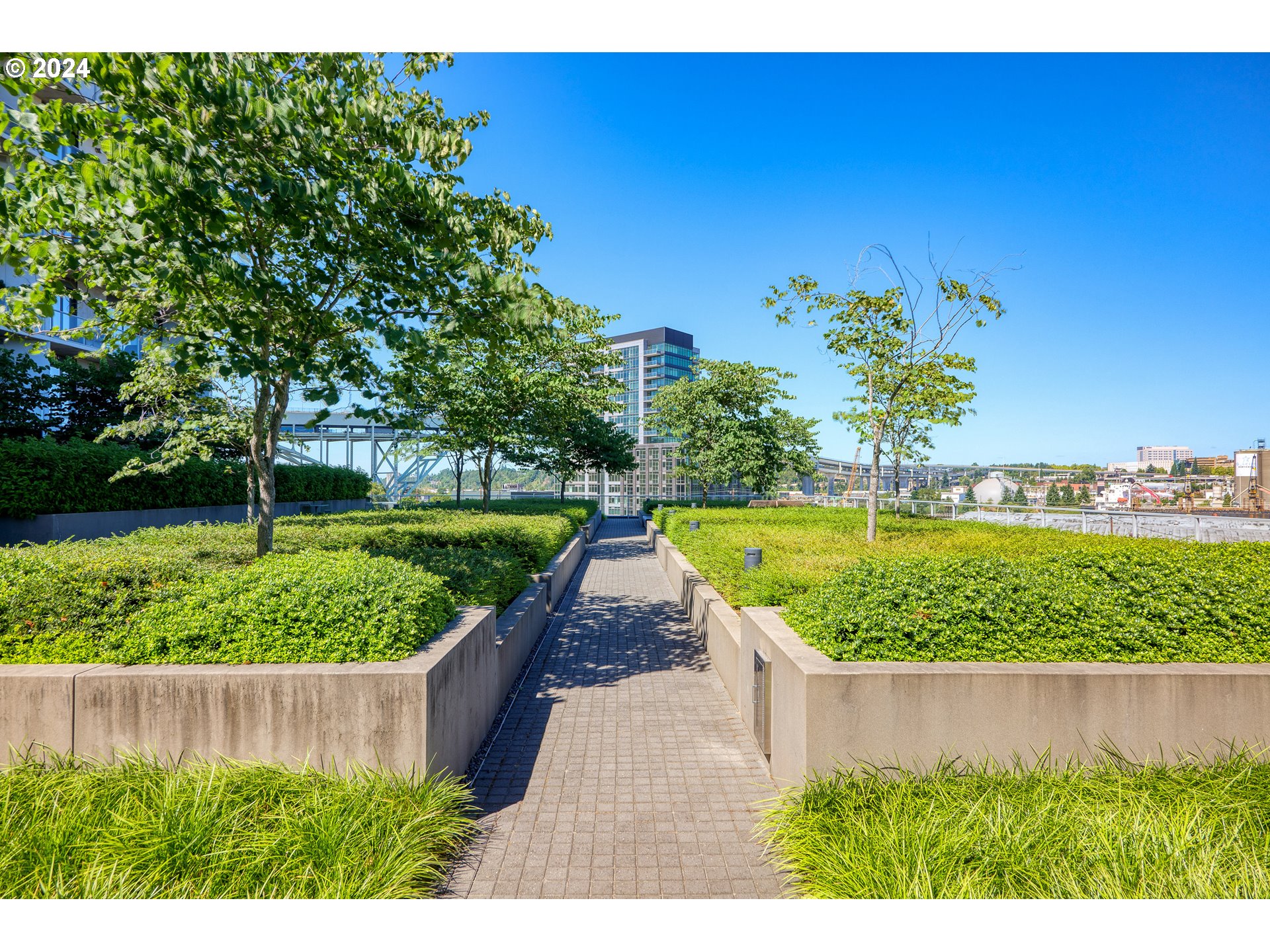 1150 NW QUIMBY ST 208