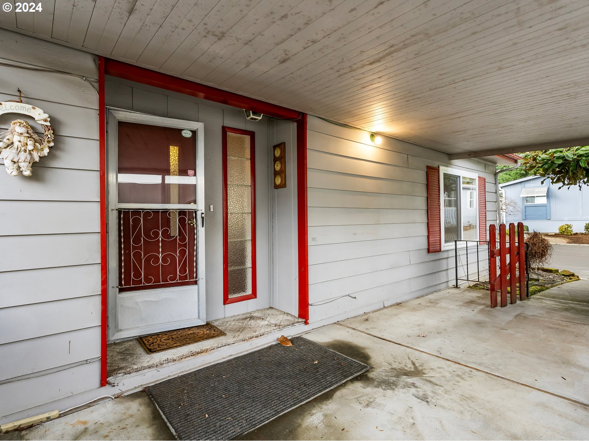 11694 SW ROYAL VILLA DR