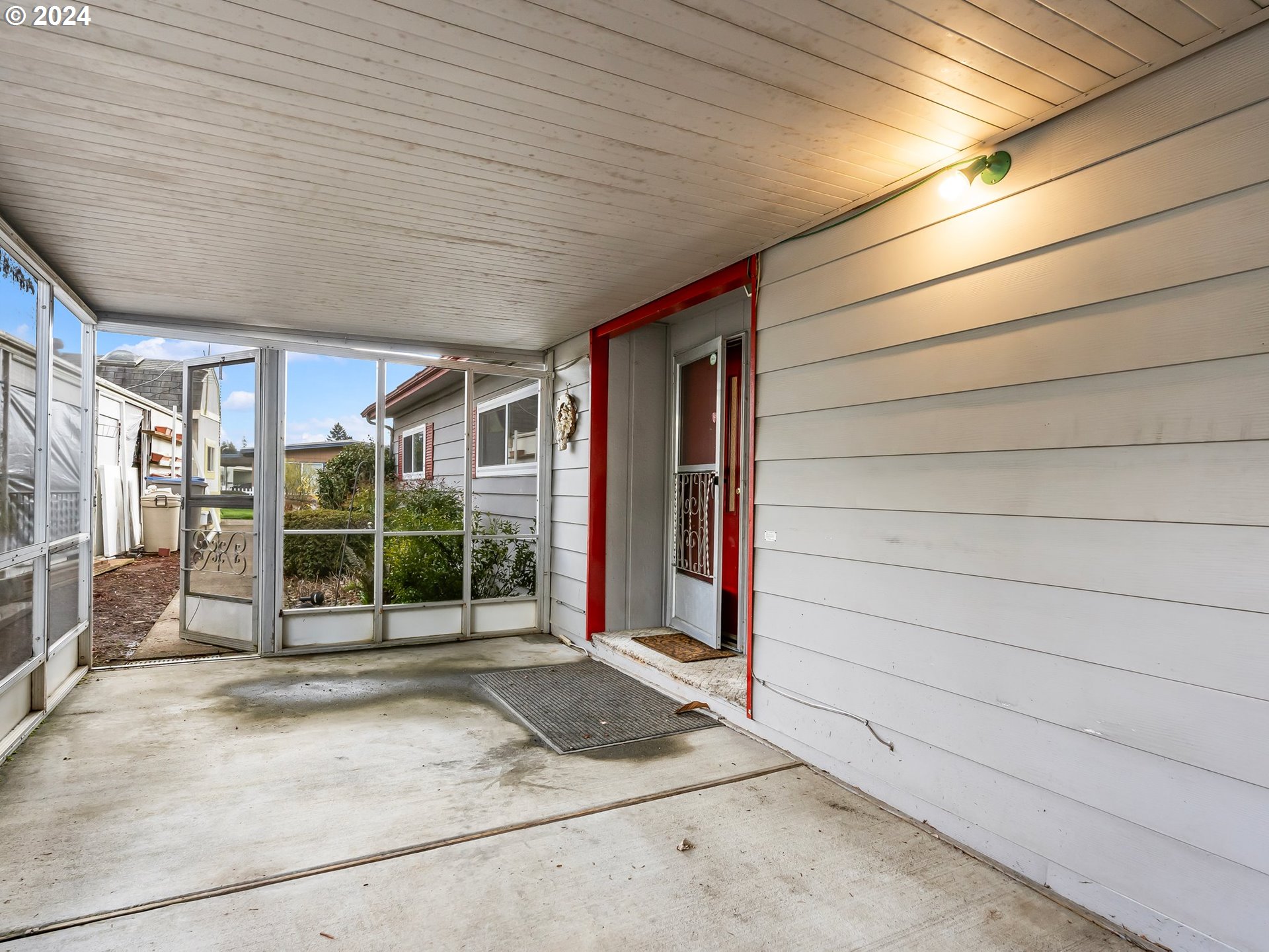 11694 SW ROYAL VILLA DR