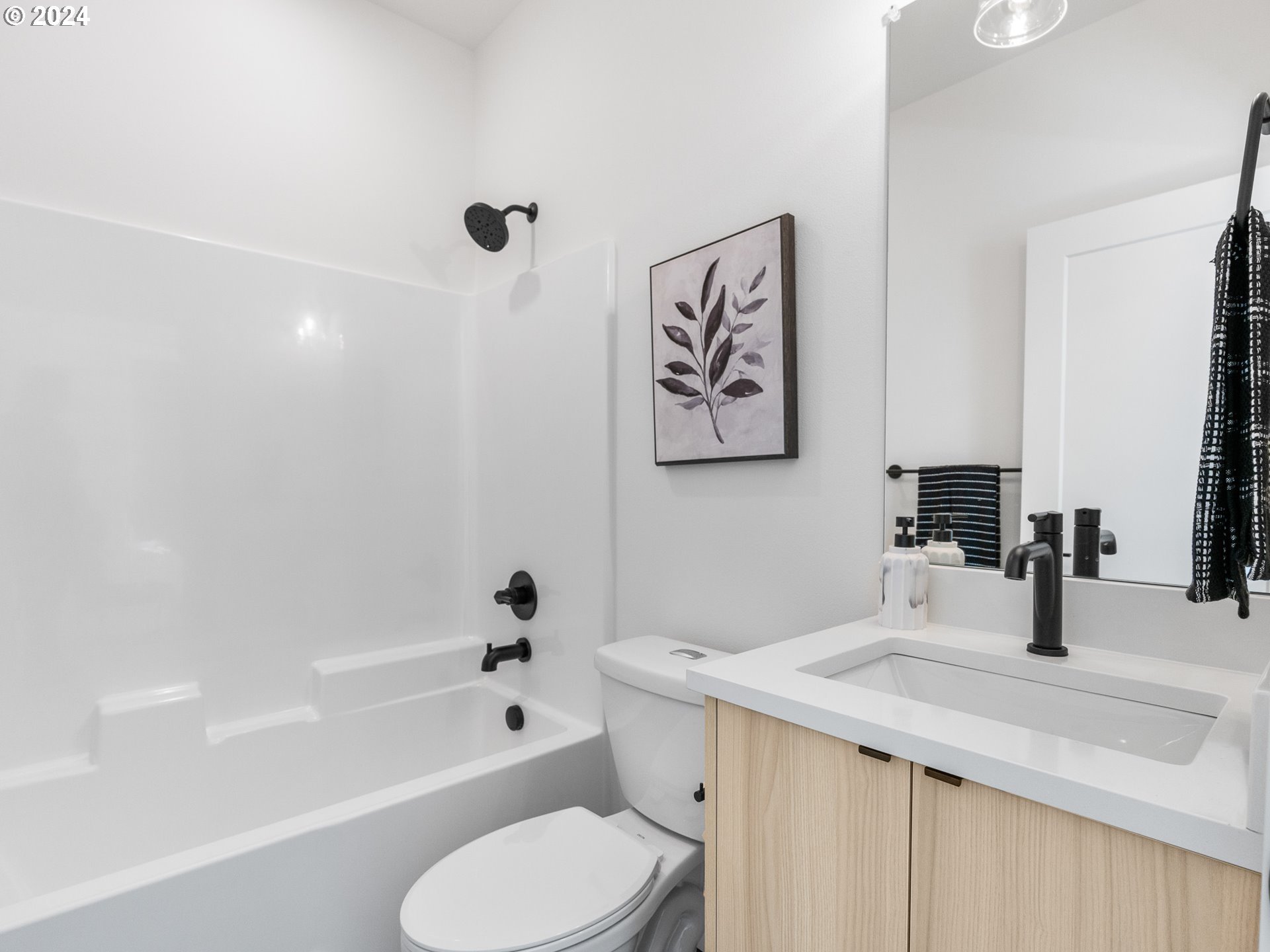 2832 SE Division ST 2