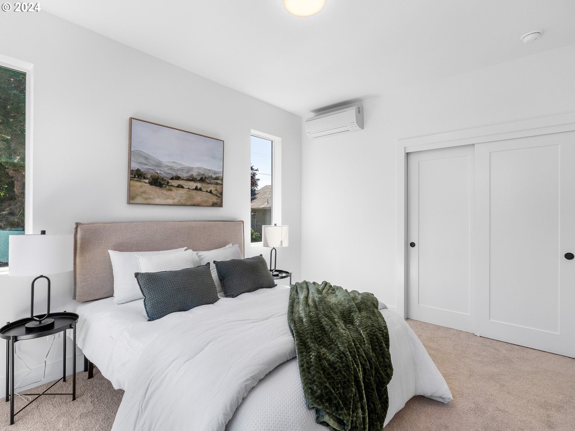 2832 SE Division ST 2