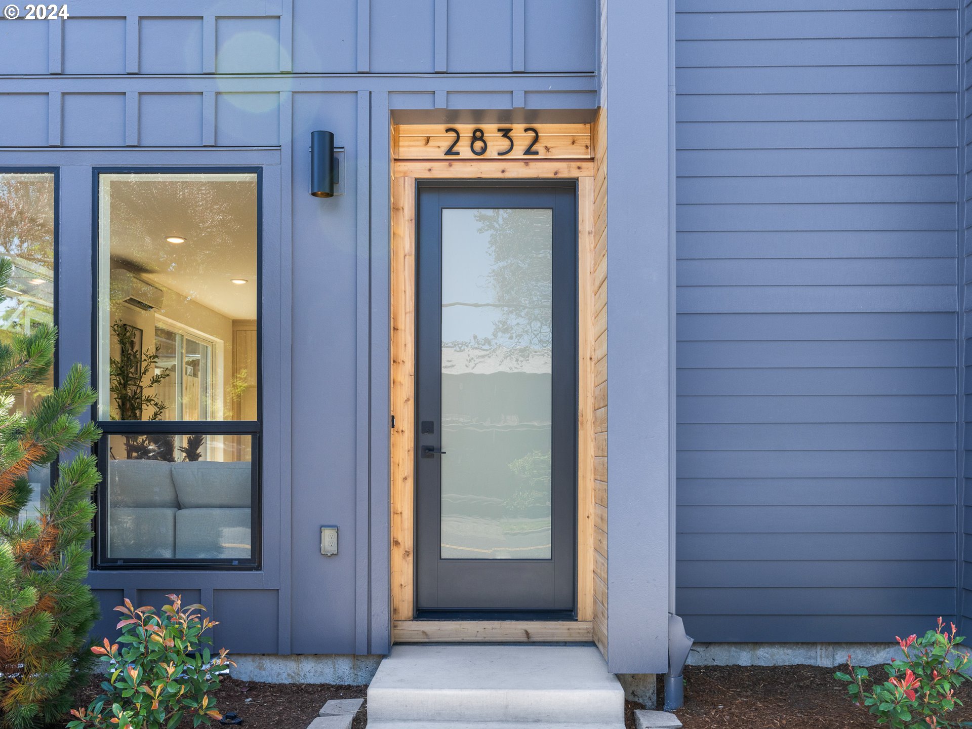 2832 SE Division ST 2