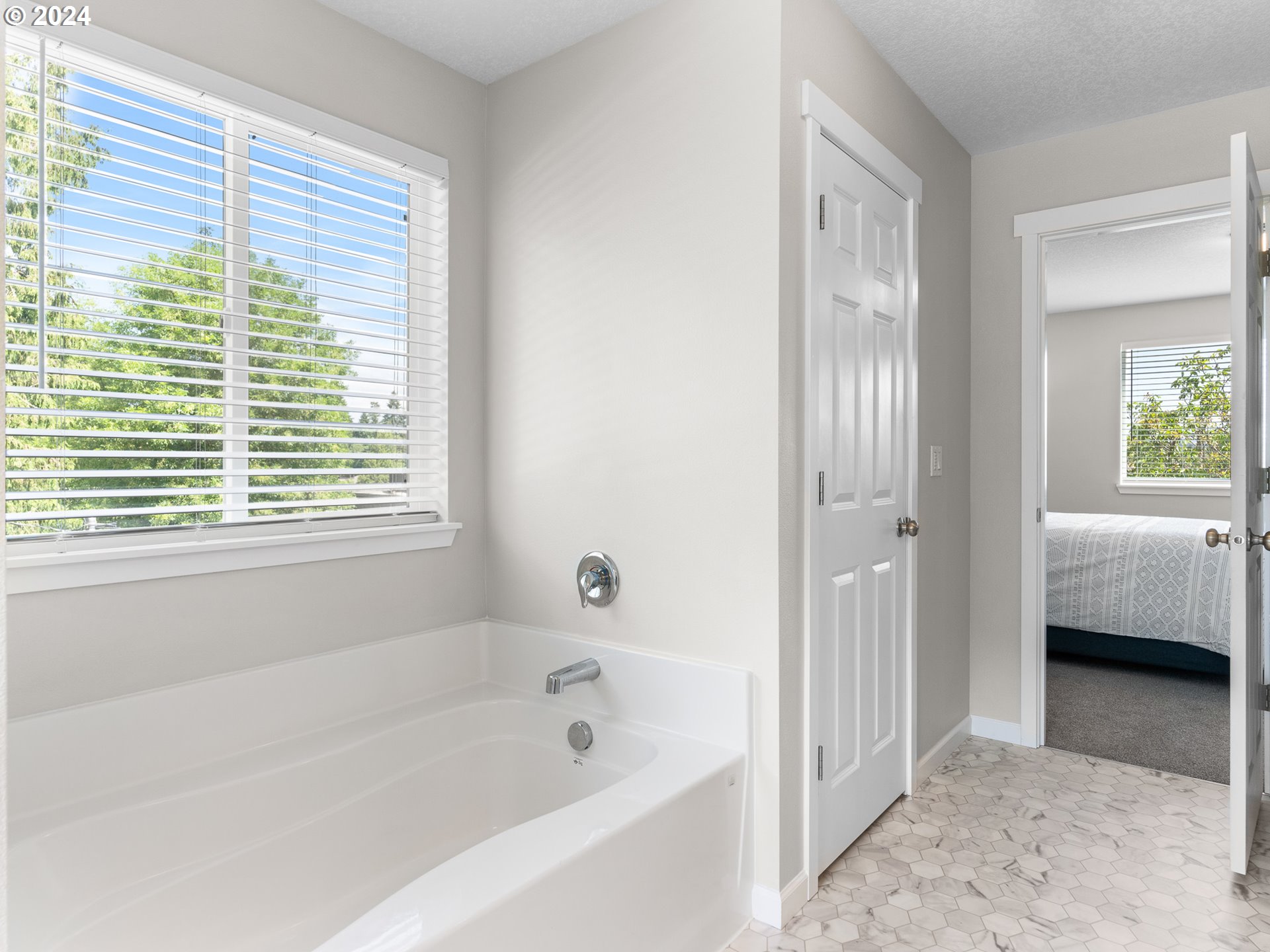 19590 VIEW DR