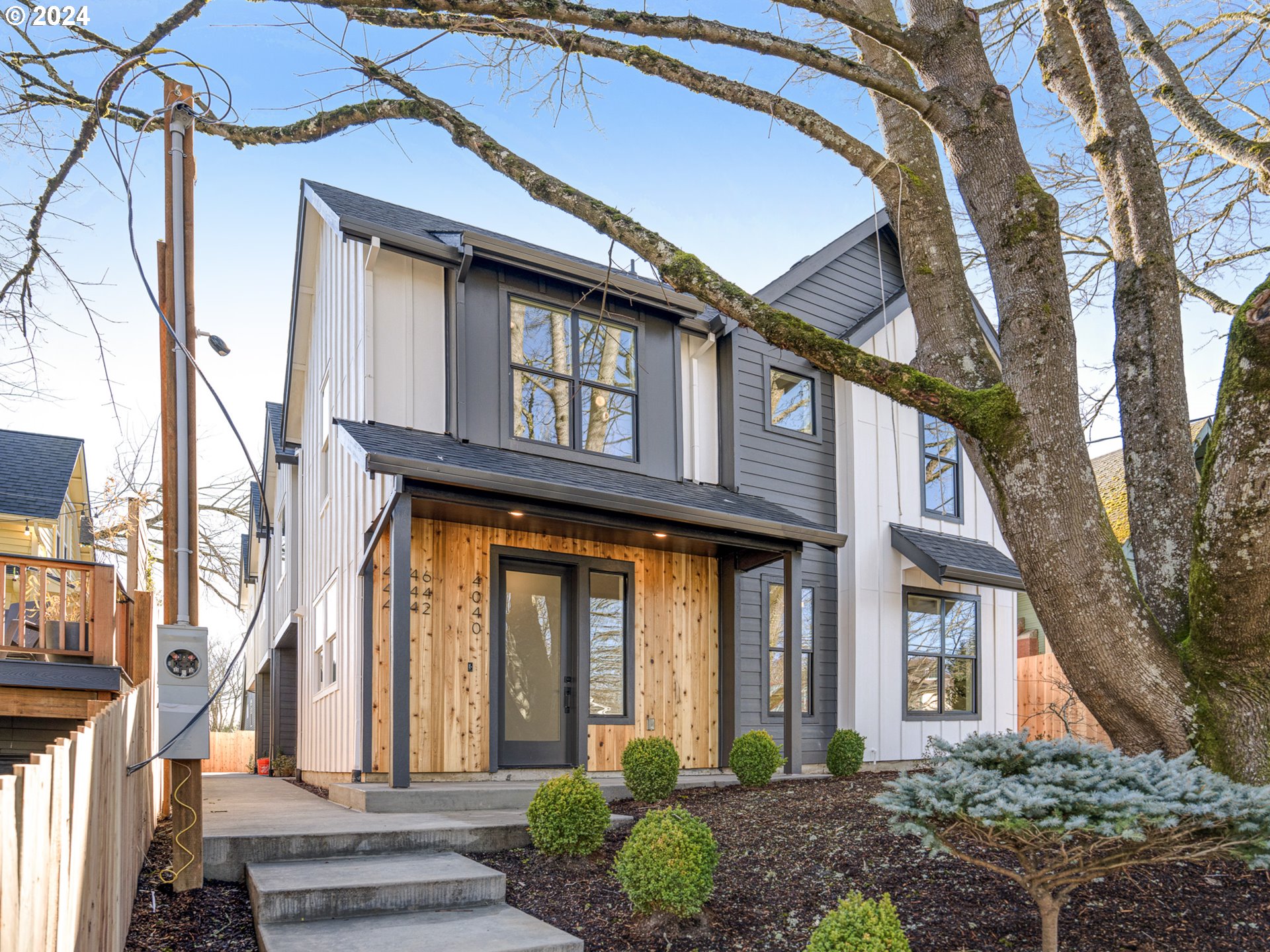 4042 SE Salmon ST 2