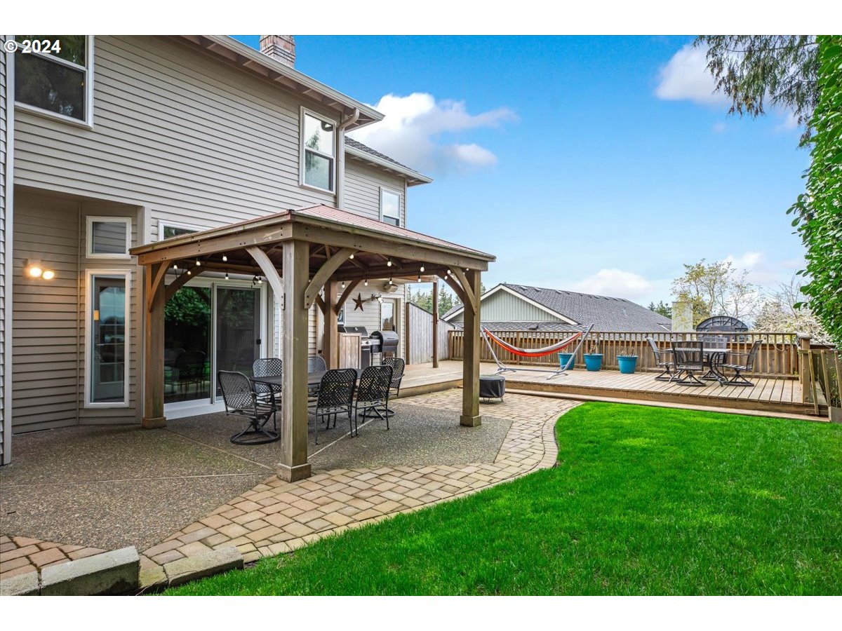 2109 CLUB HOUSE DR