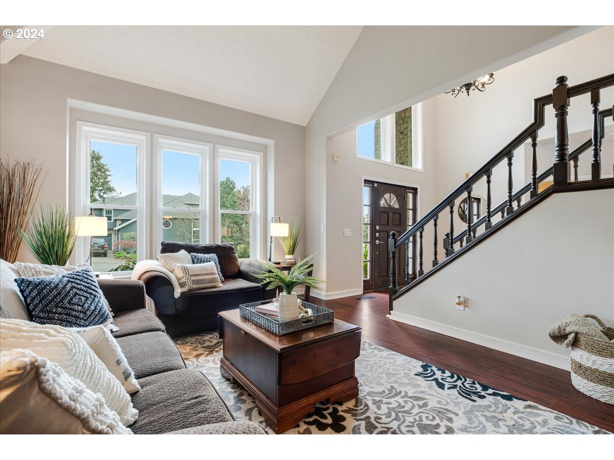 2109 CLUB HOUSE DR