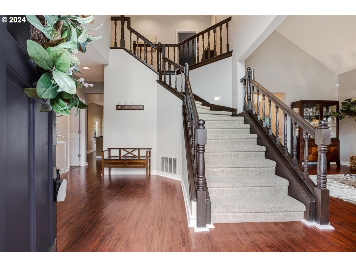 2109 CLUB HOUSE DR