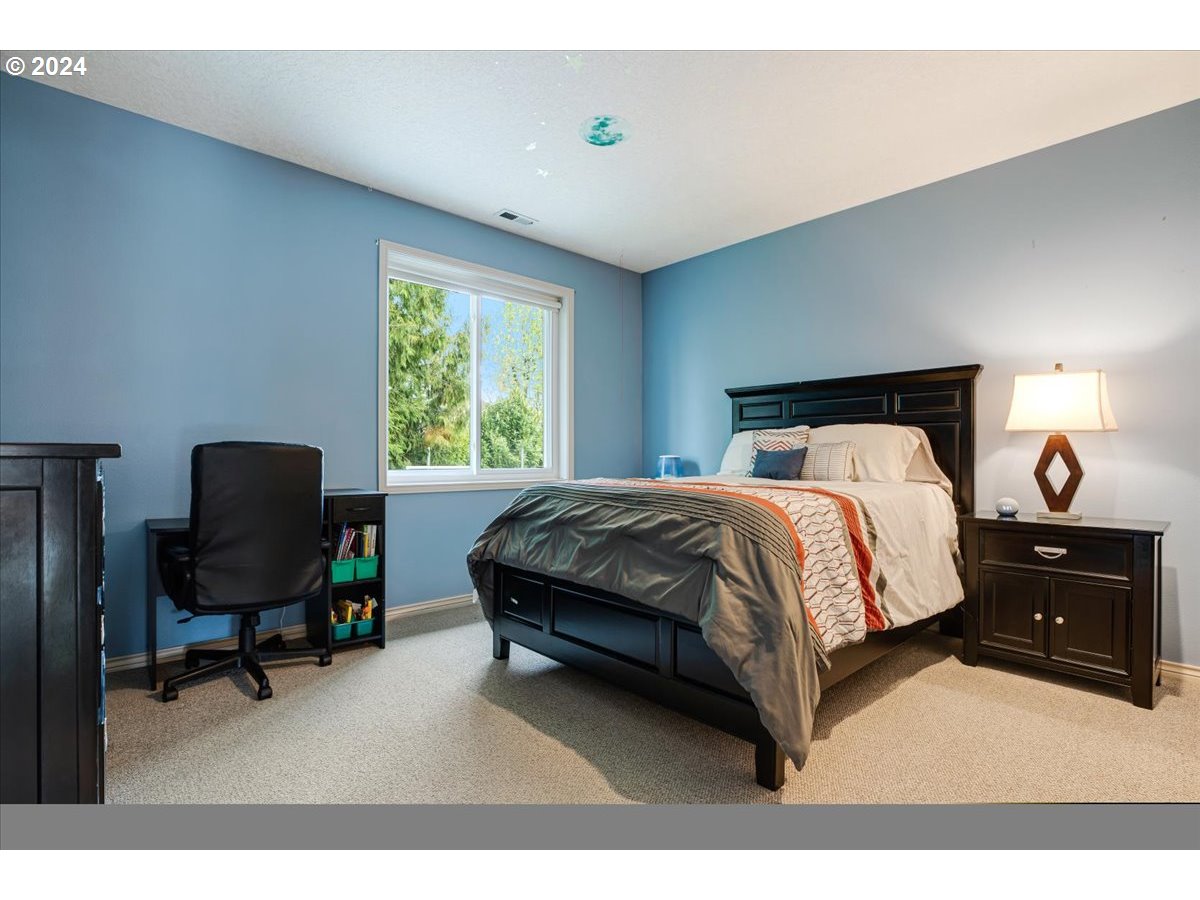 2109 CLUB HOUSE DR