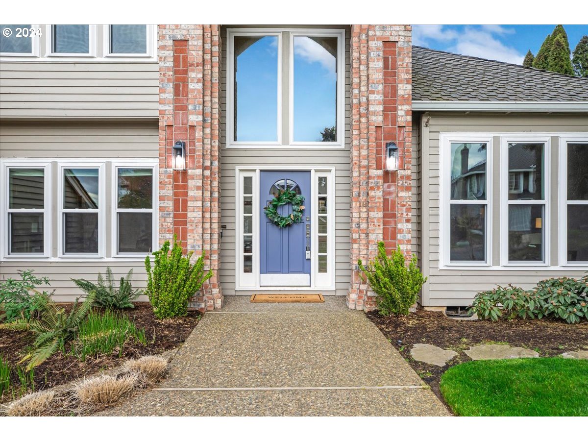 2109 CLUB HOUSE DR