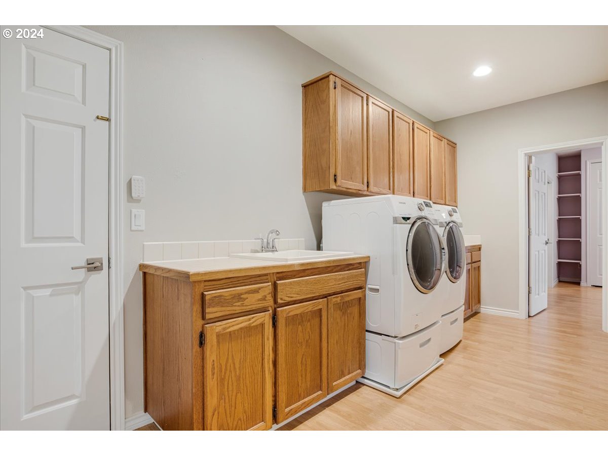 2109 CLUB HOUSE DR
