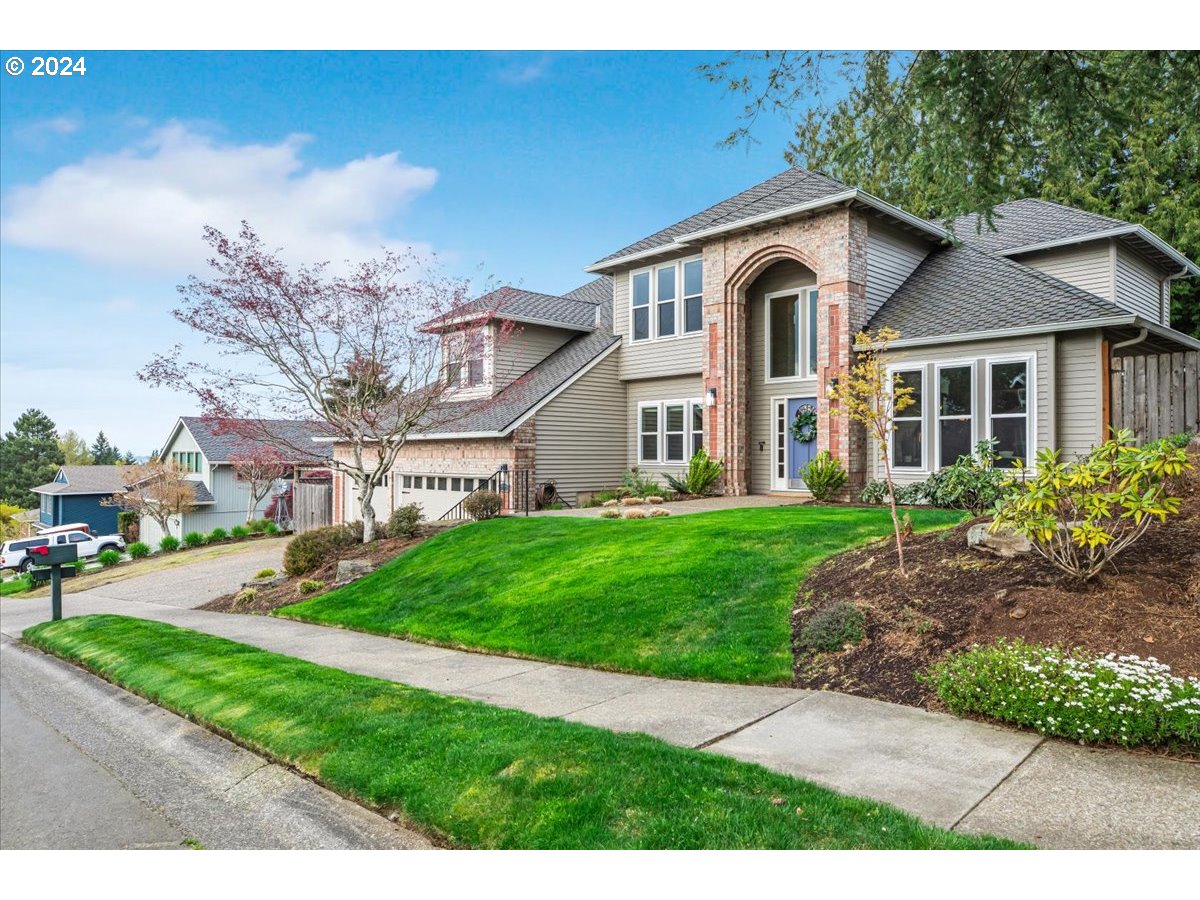 2109 CLUB HOUSE DR