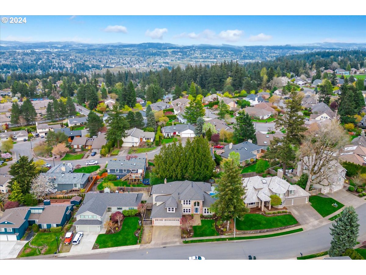 2109 CLUB HOUSE DR