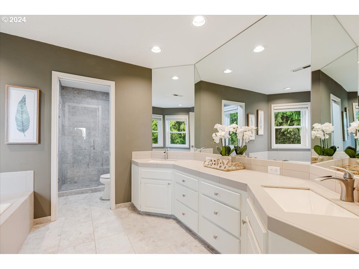 2109 CLUB HOUSE DR