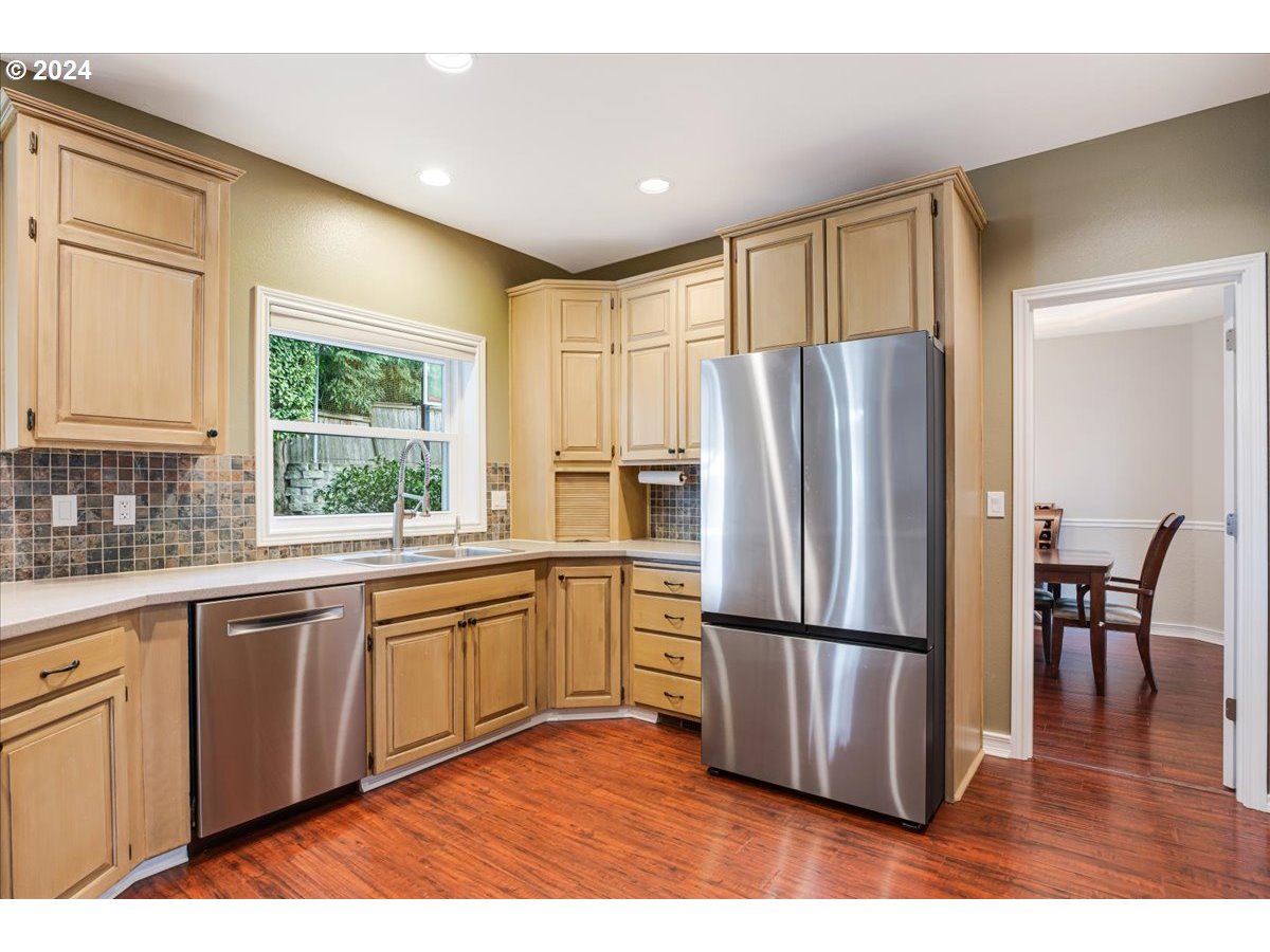2109 CLUB HOUSE DR