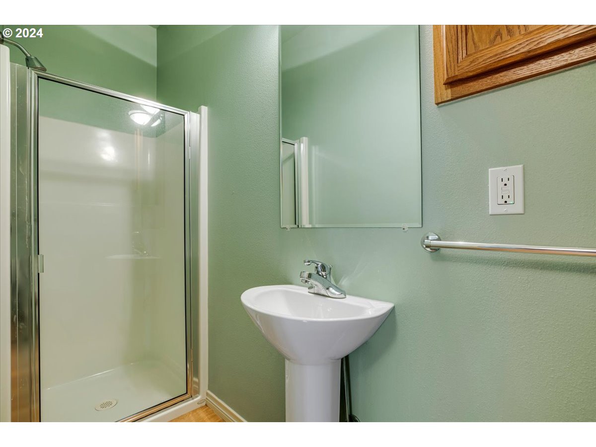 2109 CLUB HOUSE DR