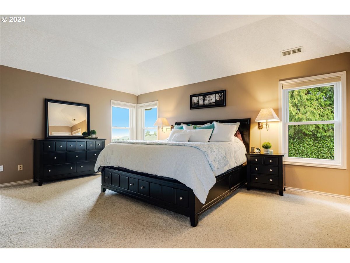2109 CLUB HOUSE DR