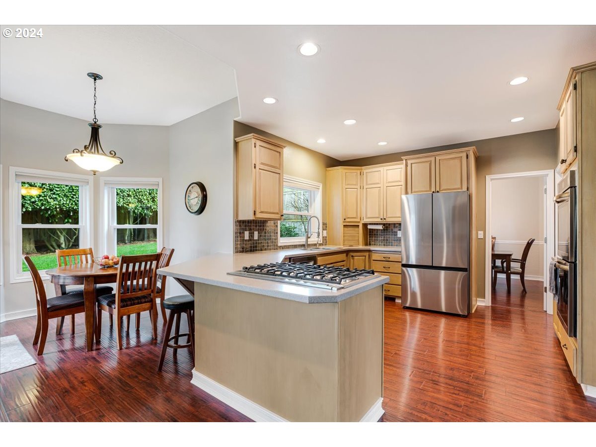 2109 CLUB HOUSE DR