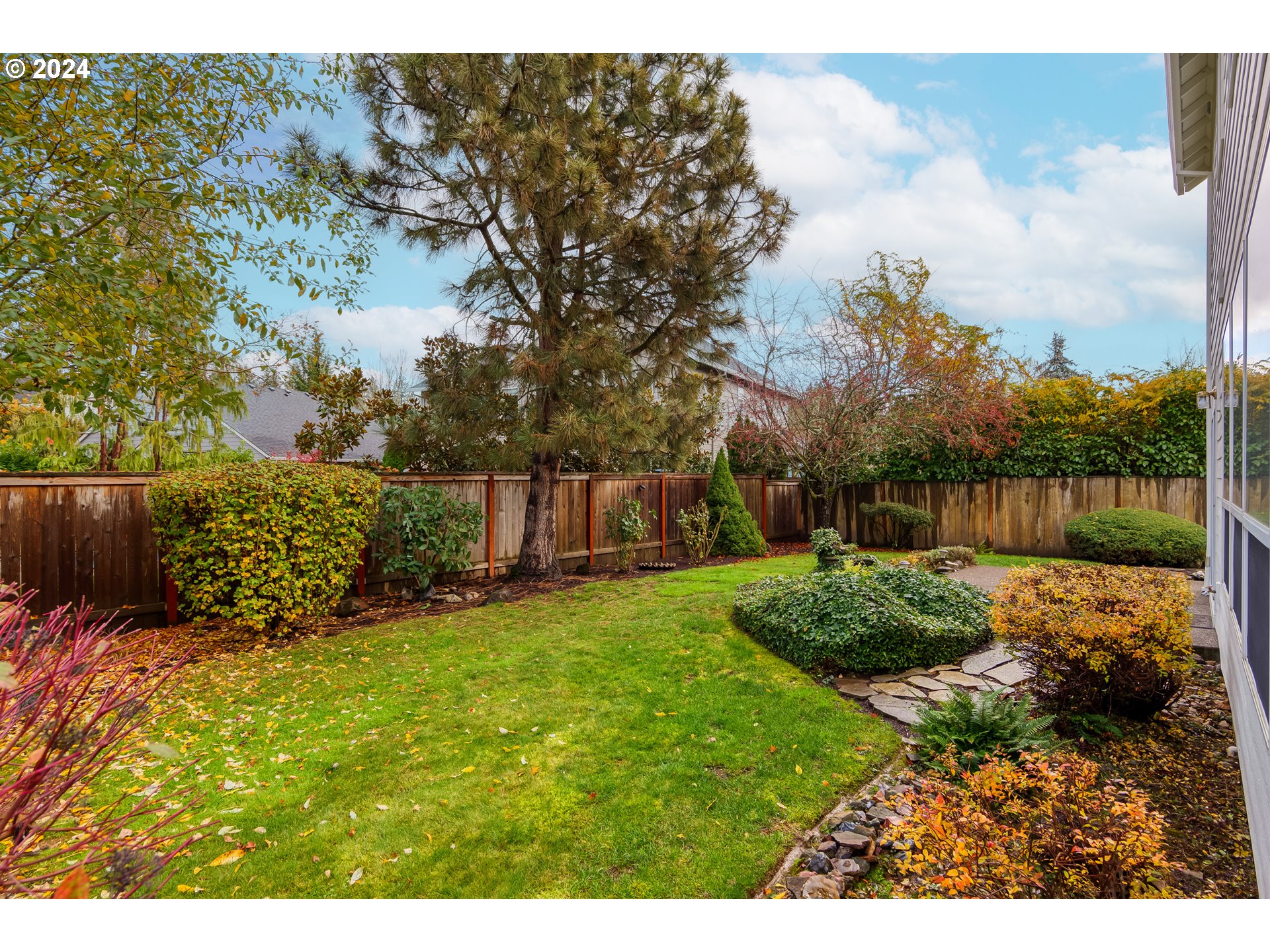 22980 SW SAUNDERS DR