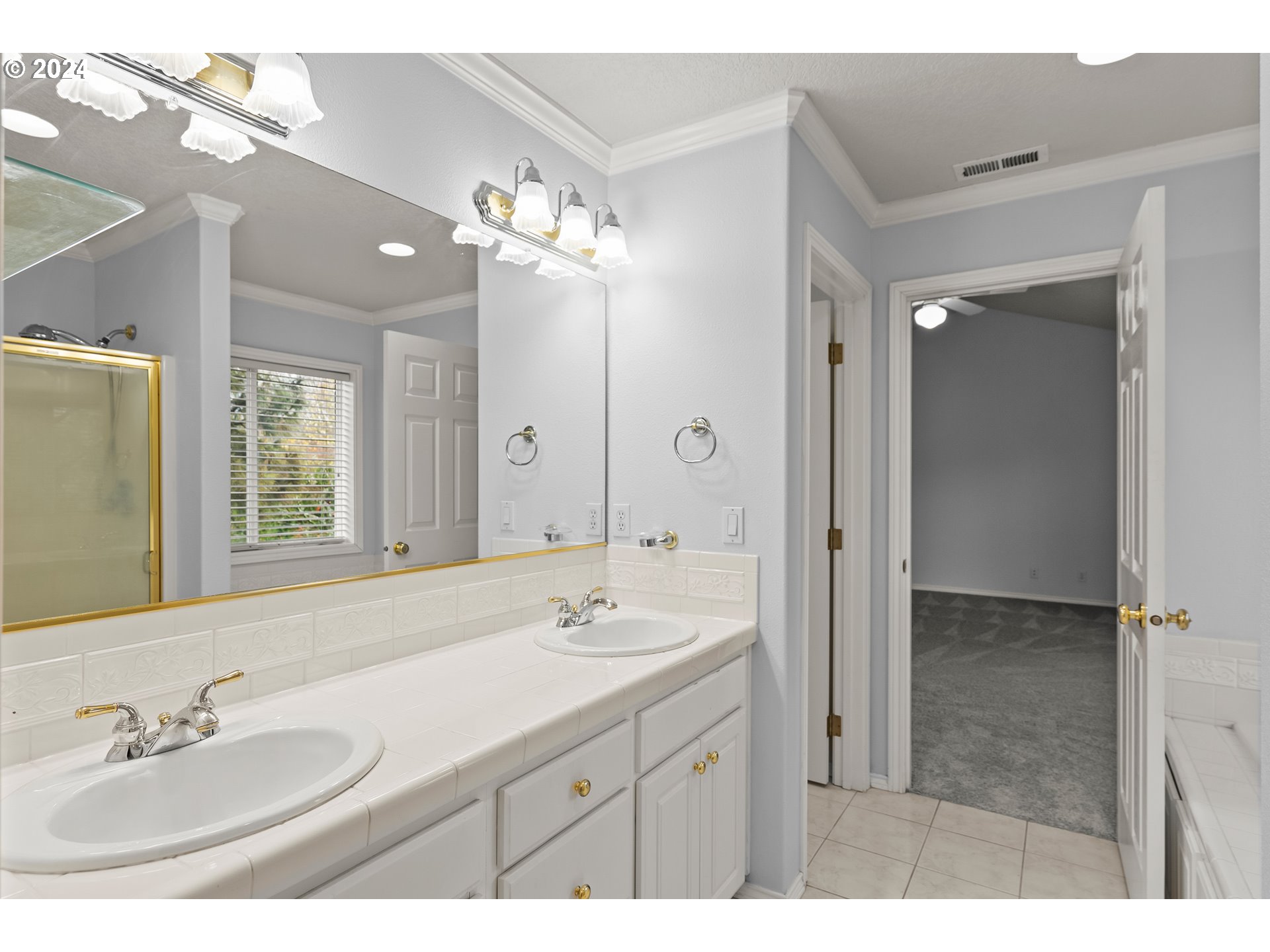 22980 SW SAUNDERS DR