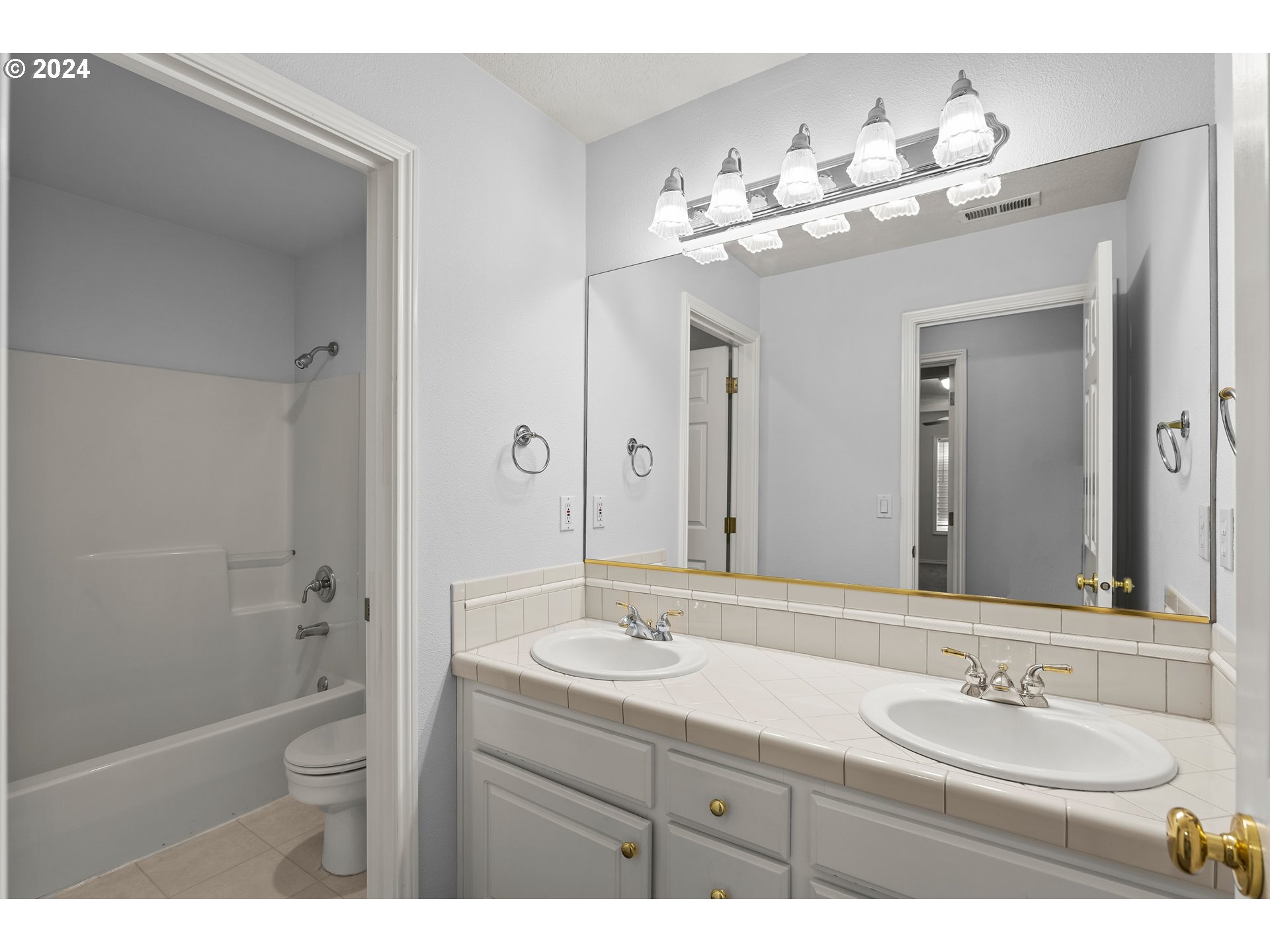 22980 SW SAUNDERS DR