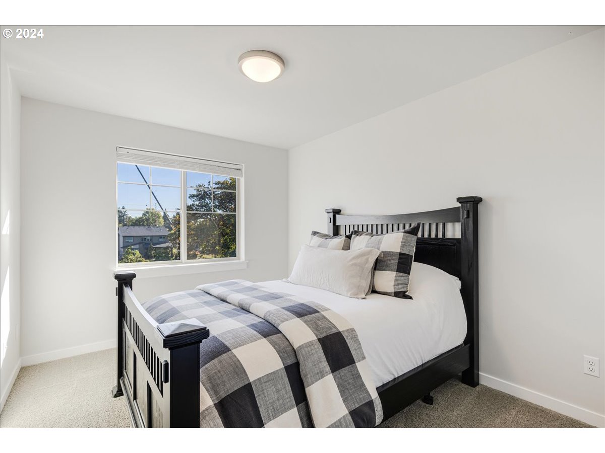 7319 SW WOODBURY LOOP