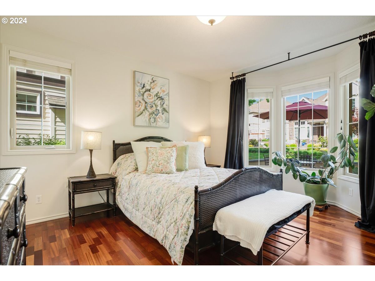 11742 SW GRENOBLE ST