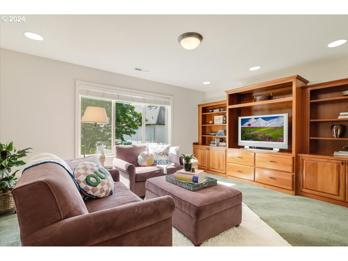 11742 SW GRENOBLE ST