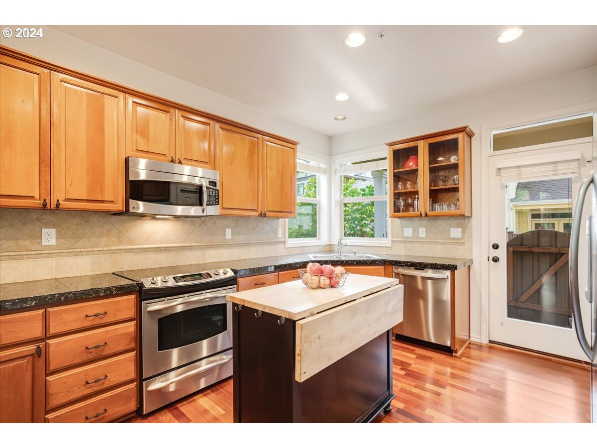 11742 SW GRENOBLE ST