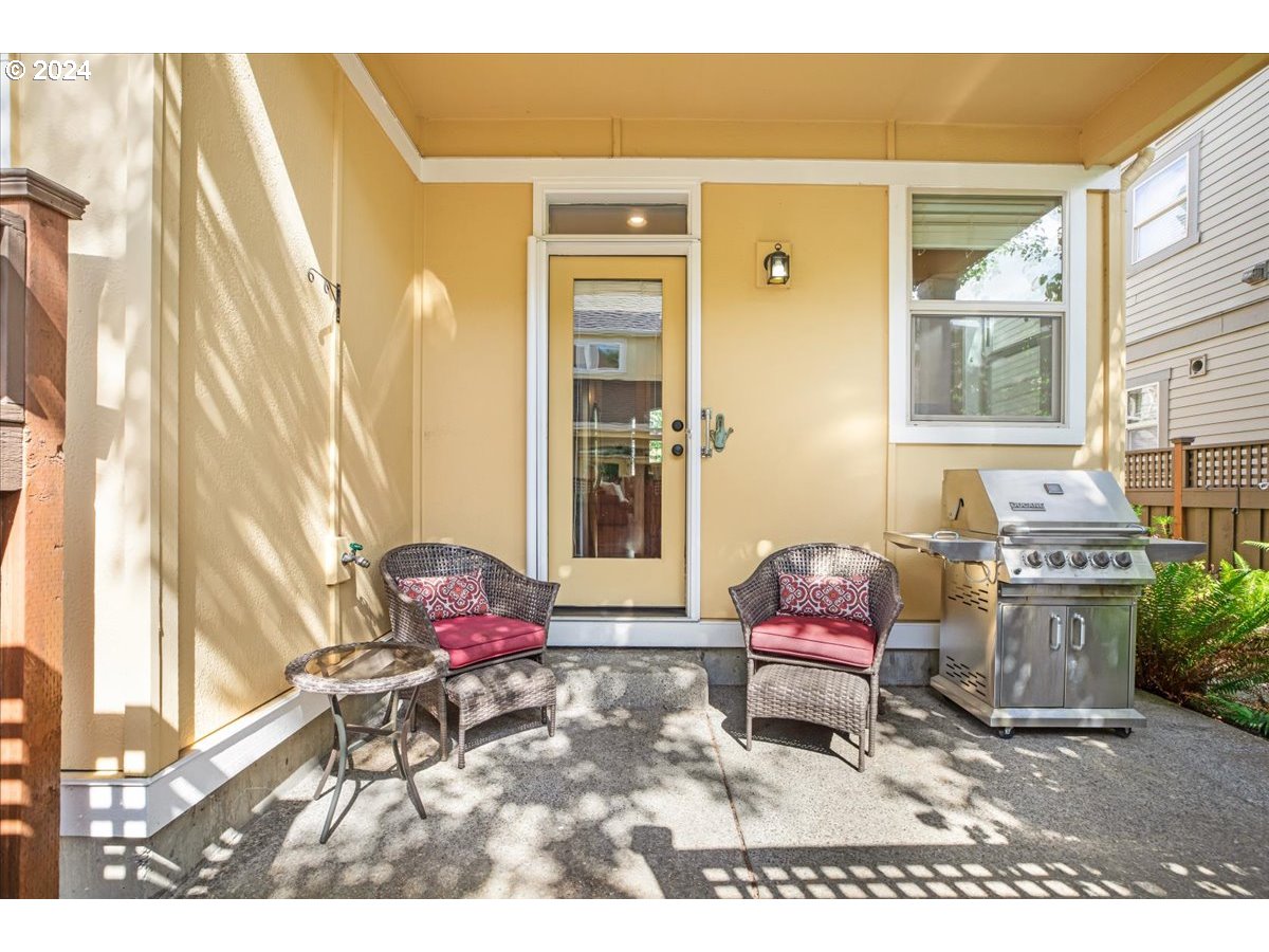 11742 SW GRENOBLE ST