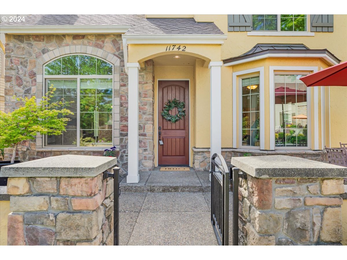 11742 SW GRENOBLE ST