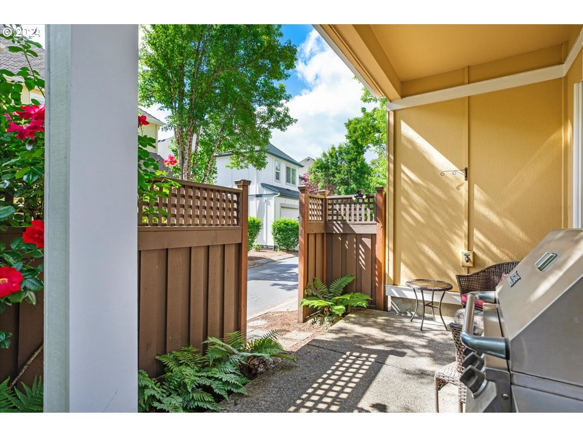 11742 SW GRENOBLE ST