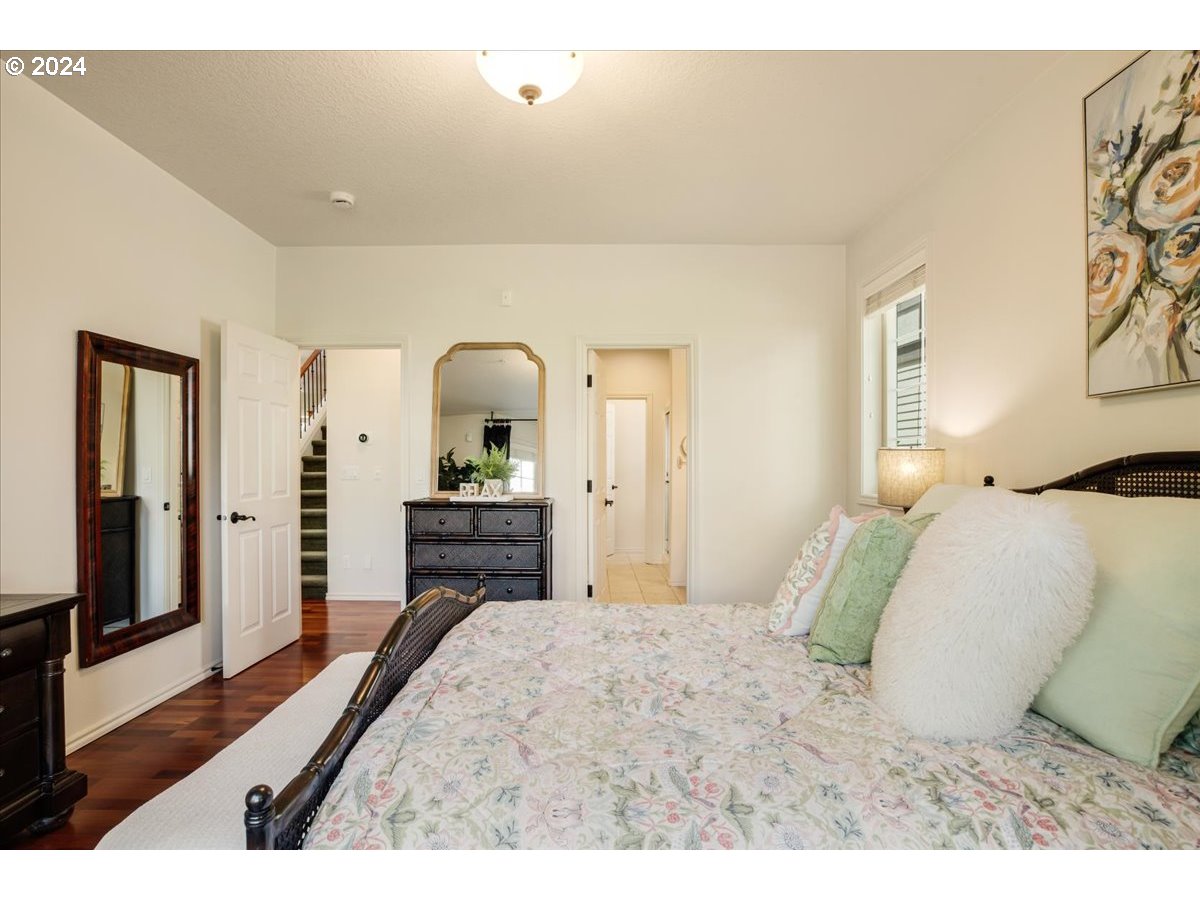 11742 SW GRENOBLE ST