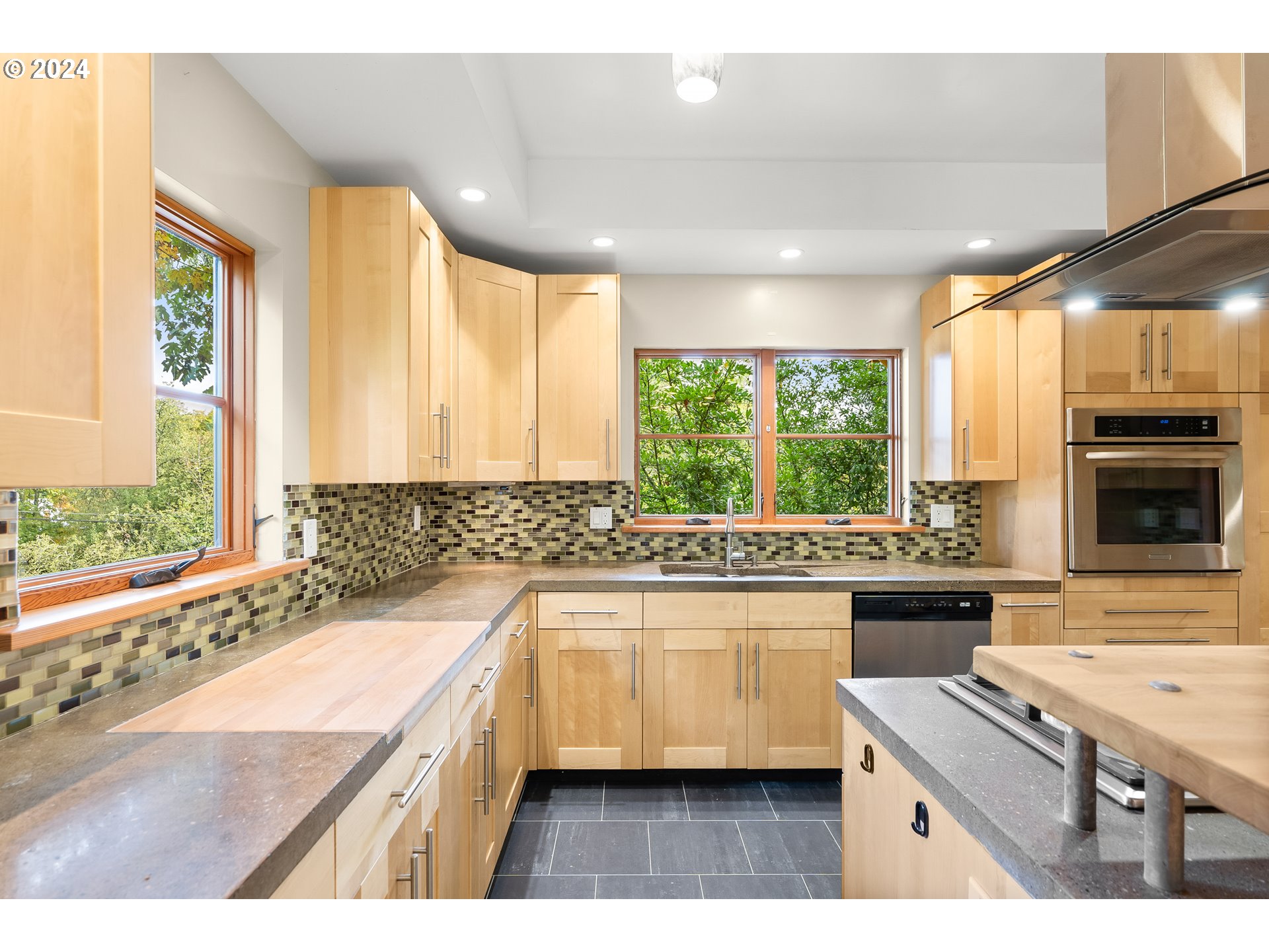 1442 SW TAYLORS FERRY RD