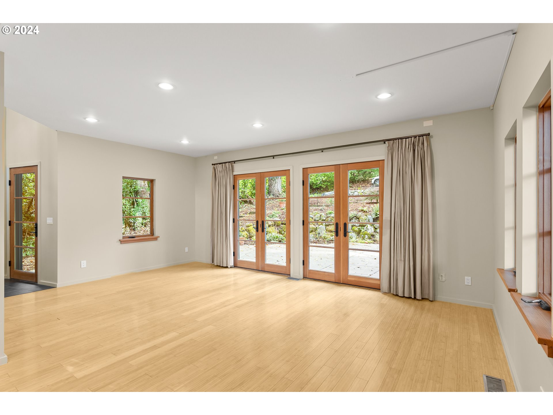 1442 SW TAYLORS FERRY RD