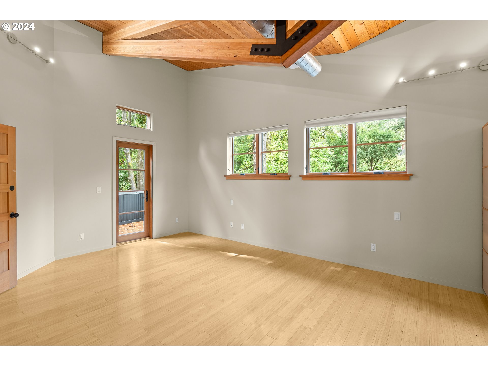 1442 SW TAYLORS FERRY RD