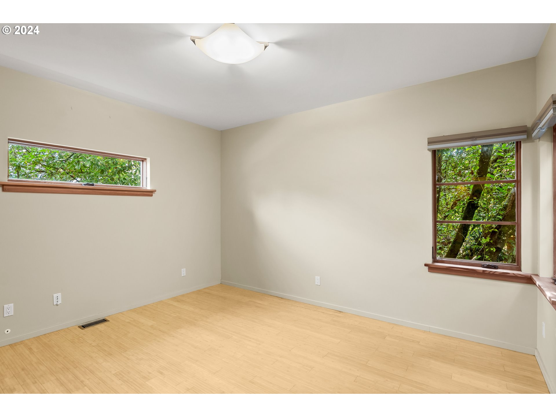 1442 SW TAYLORS FERRY RD