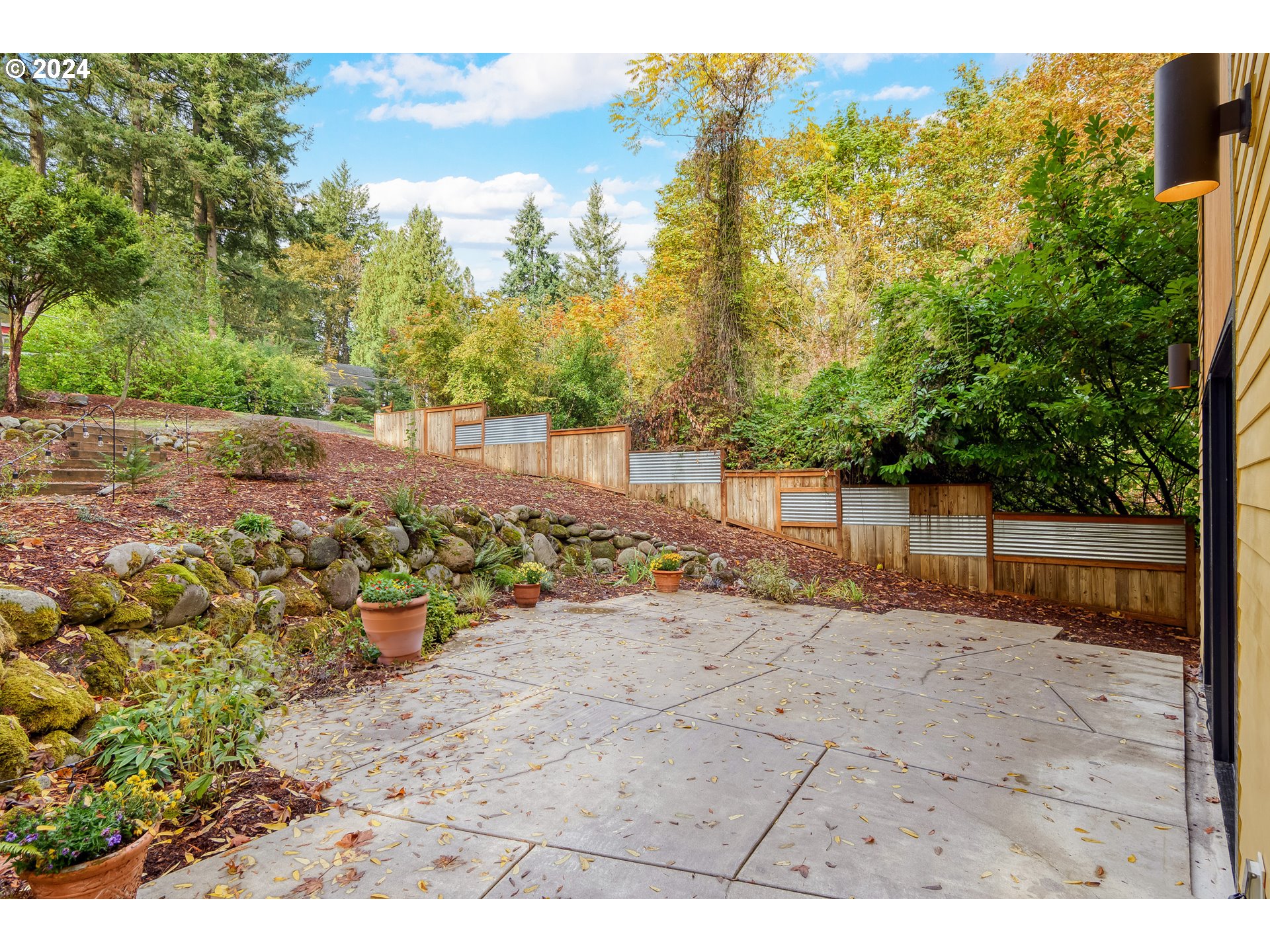 1442 SW TAYLORS FERRY RD