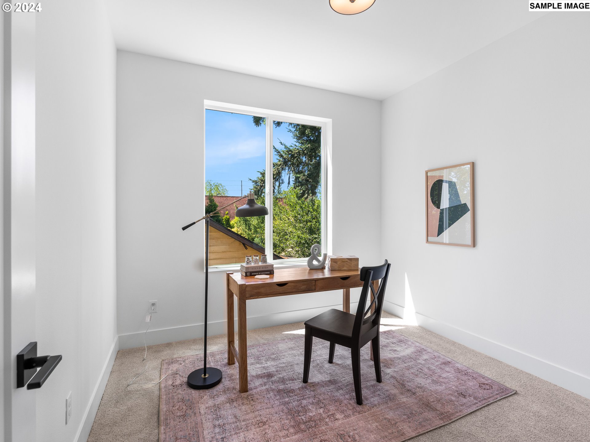 4821 N Commercial AVE 4